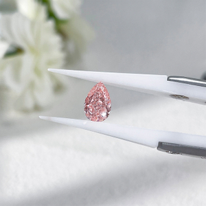 Pear Cut Vivid Pink Lab Grown Diamond ជាមួយនឹងវិញ្ញាបនបត្រ IGI